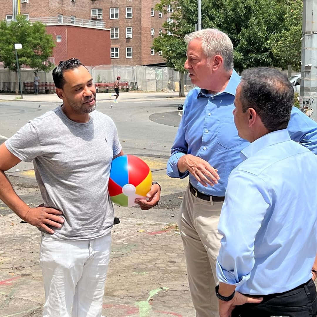 Bill De Blasio With Two Men