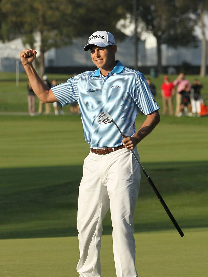 Bill Haas Clenched Hands Background