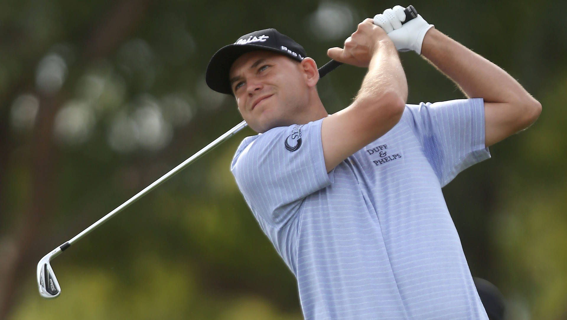 Bill Haas In A Gray Shirt Background