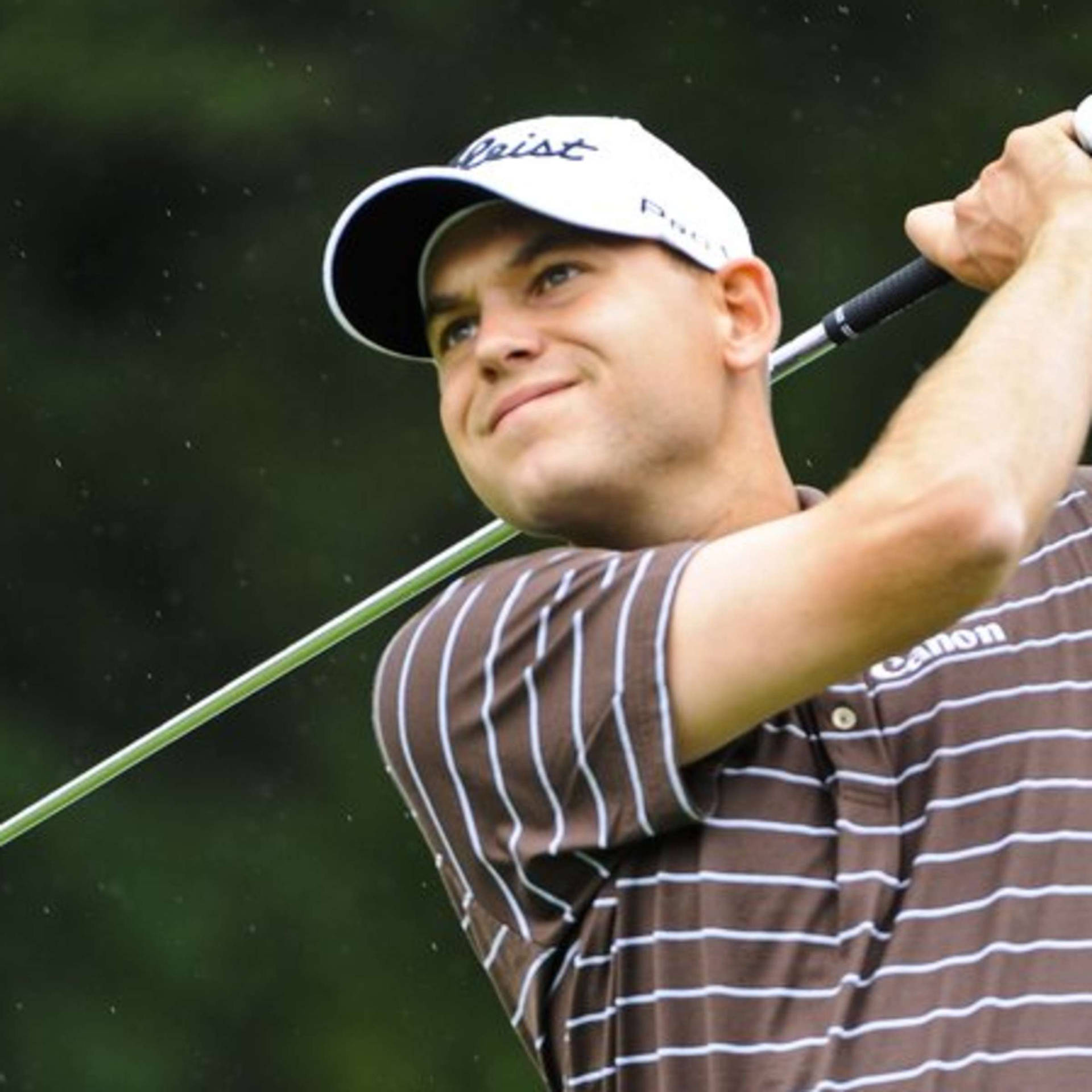 Bill Haas Tracking The Ball Background