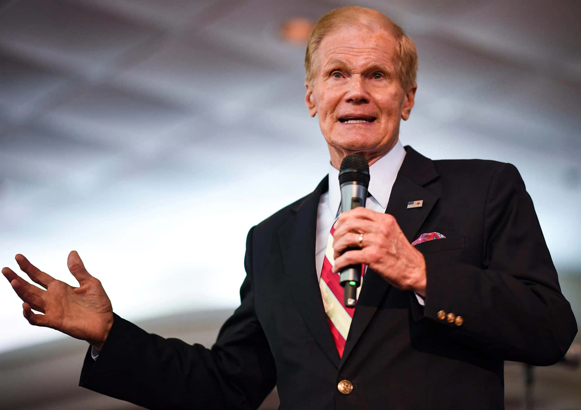 Bill Nelson Delivering A Speech Background