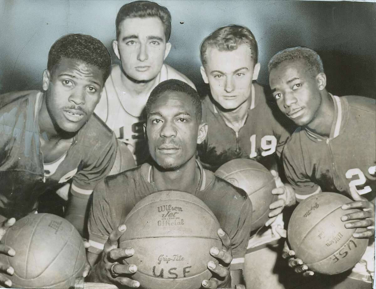 Bill Russell With The Usf Team Background