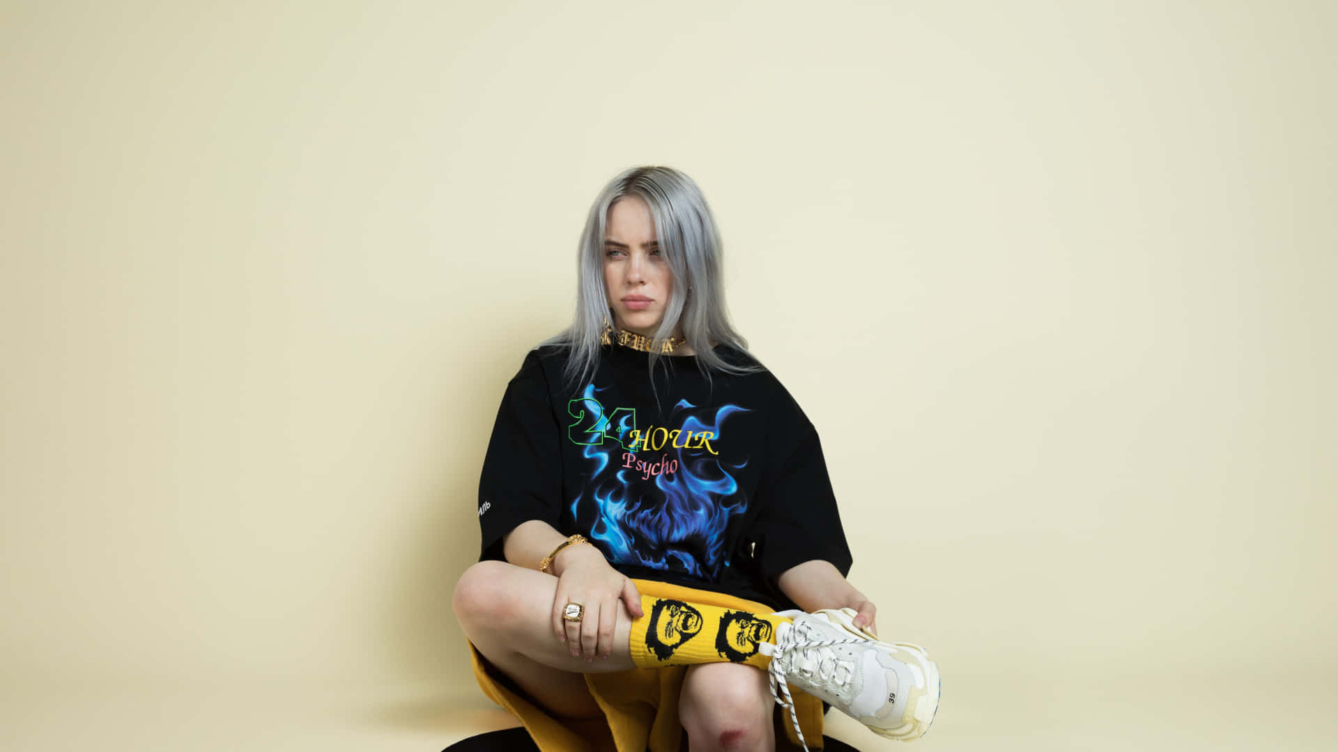 Billie Eilish Working On Her New Album Background