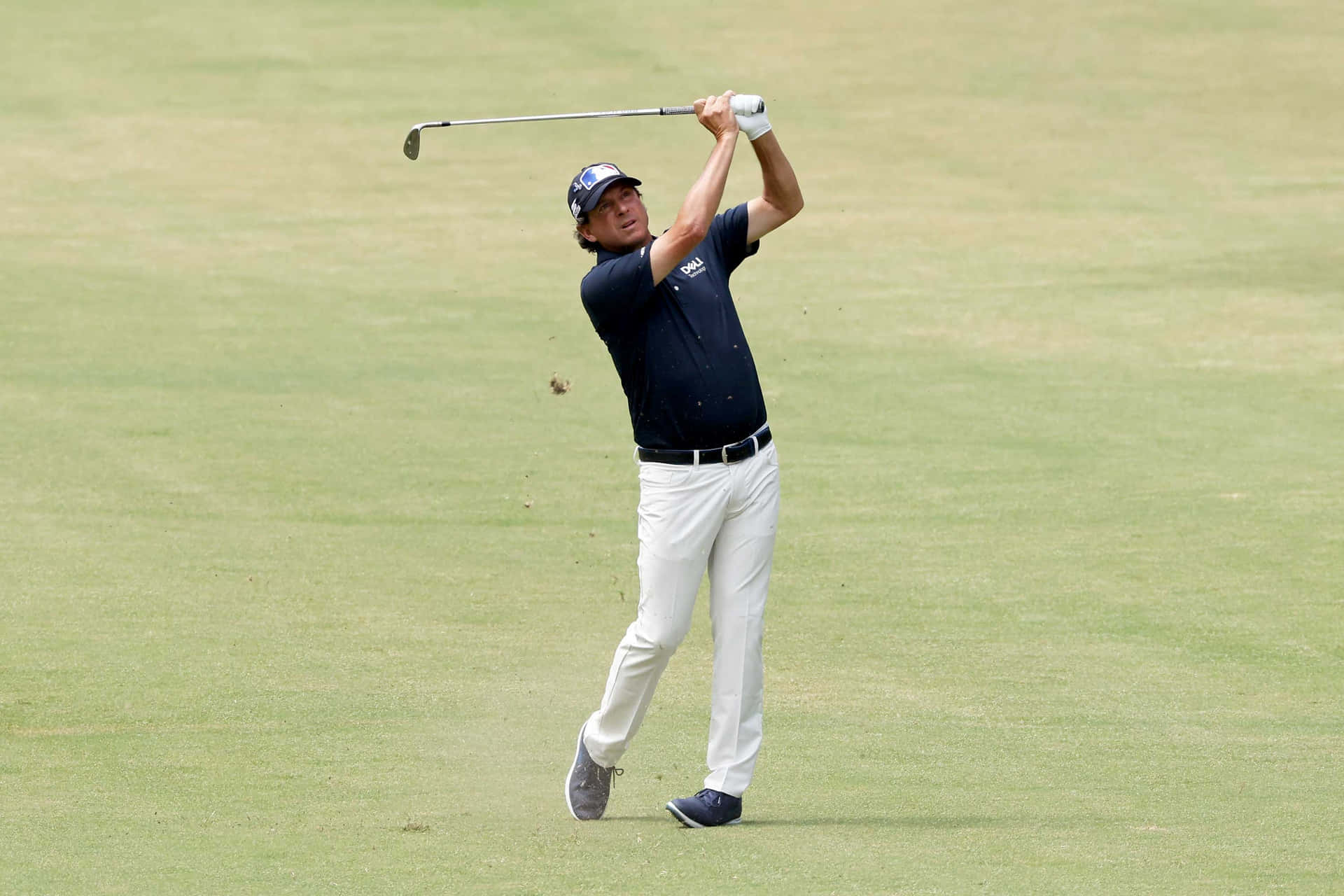 Billy Andrade Perfecting A Golf Swing Background