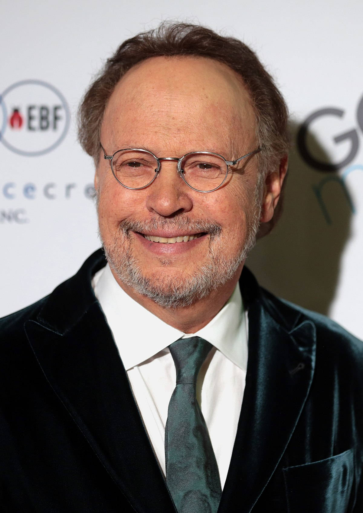 Billy Crystal At Celebrity Fight Night Event Background