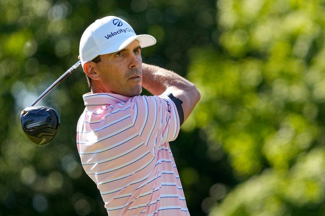 Billy Horschel Side Profile While Playing