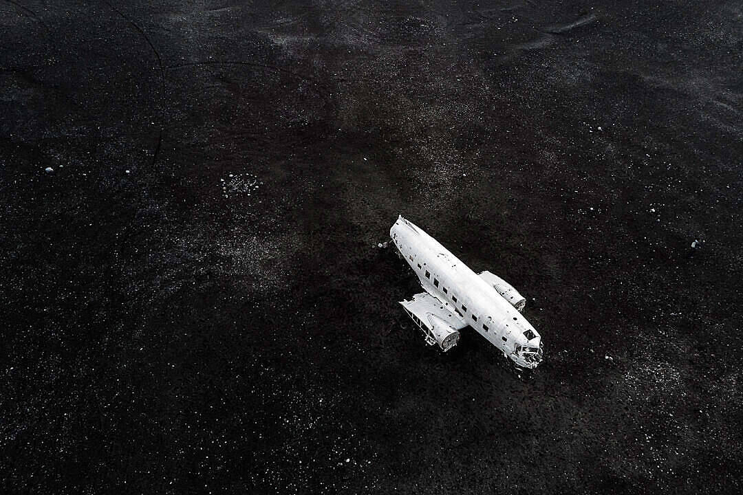 Black Aesthetic Plane Wreckage Tumblr And Laptop Background