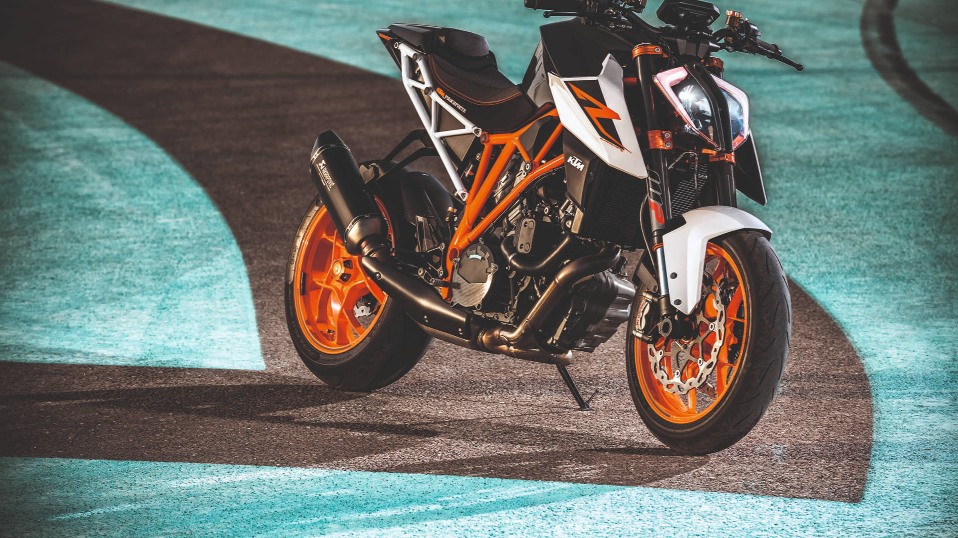 Black And Orange Ktm Bike 4k Background