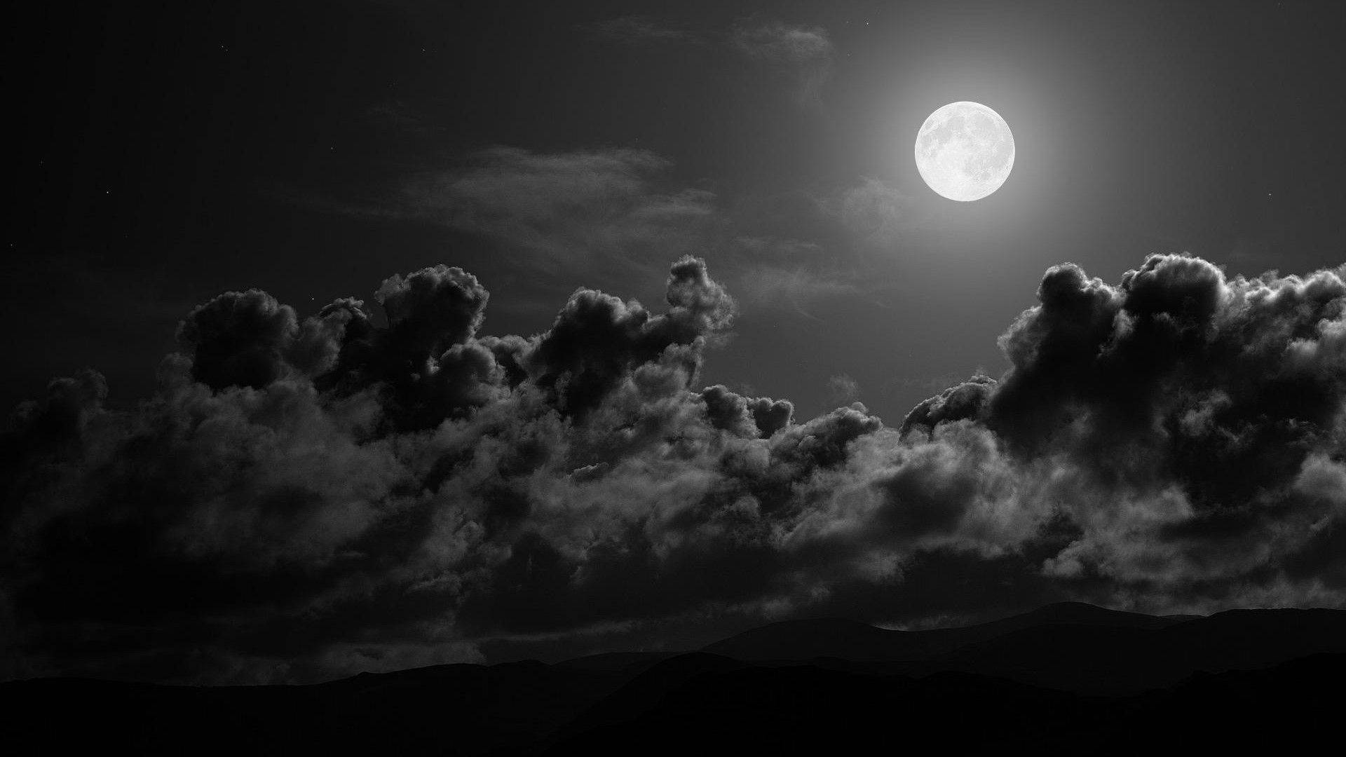 Black And White Aesthetic Full Moon On Cloudy Sky Background