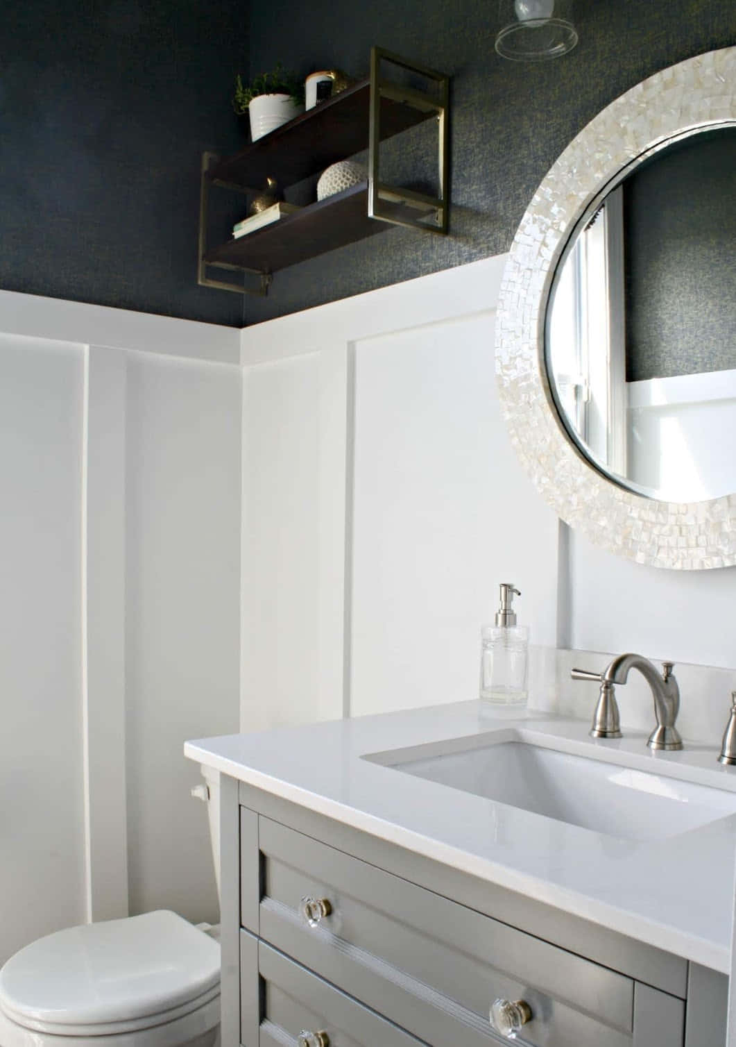 Black And White Bathroom Minimal Design Background