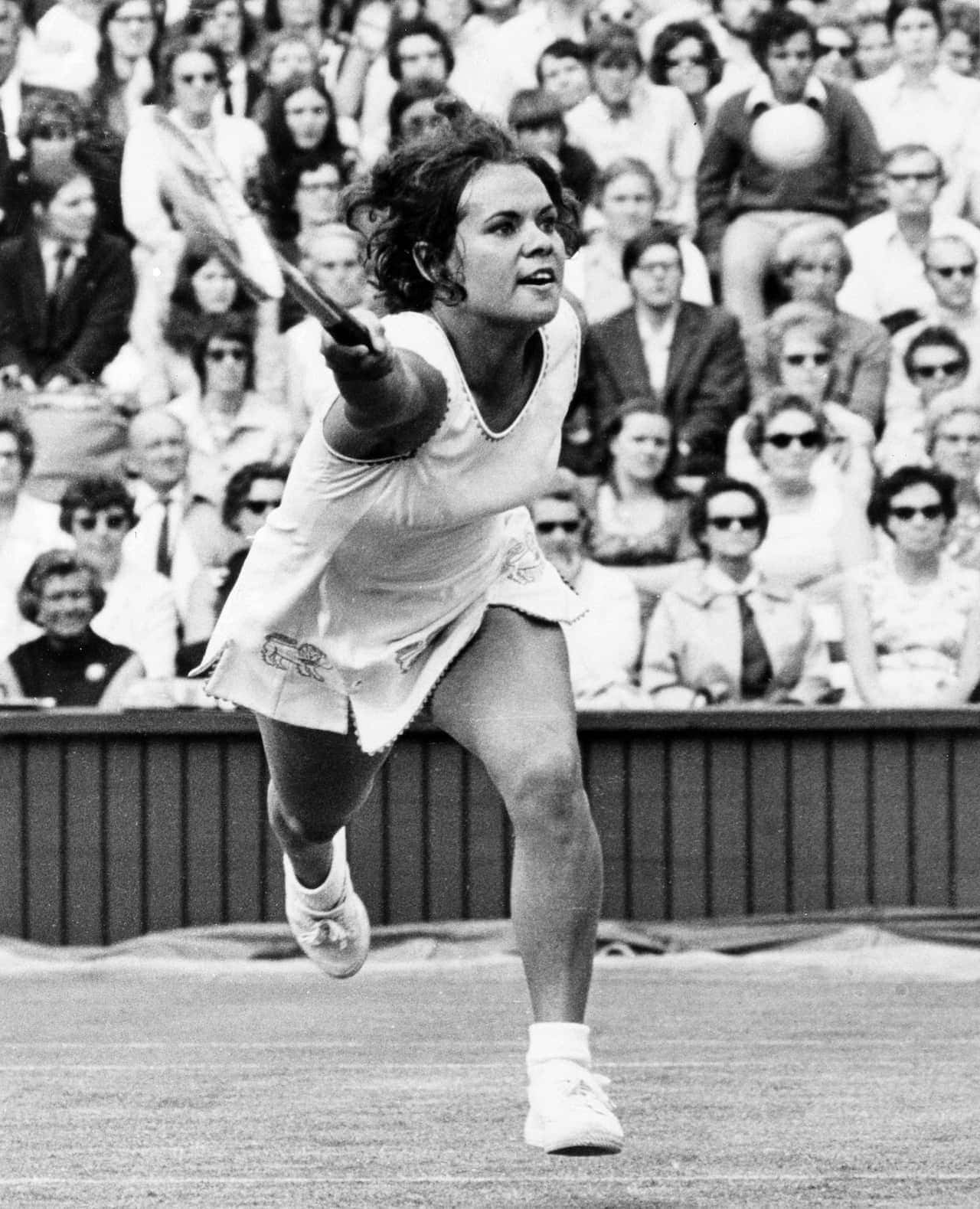 Black And White Evonne Goolagong Cawley Tennis Player Background