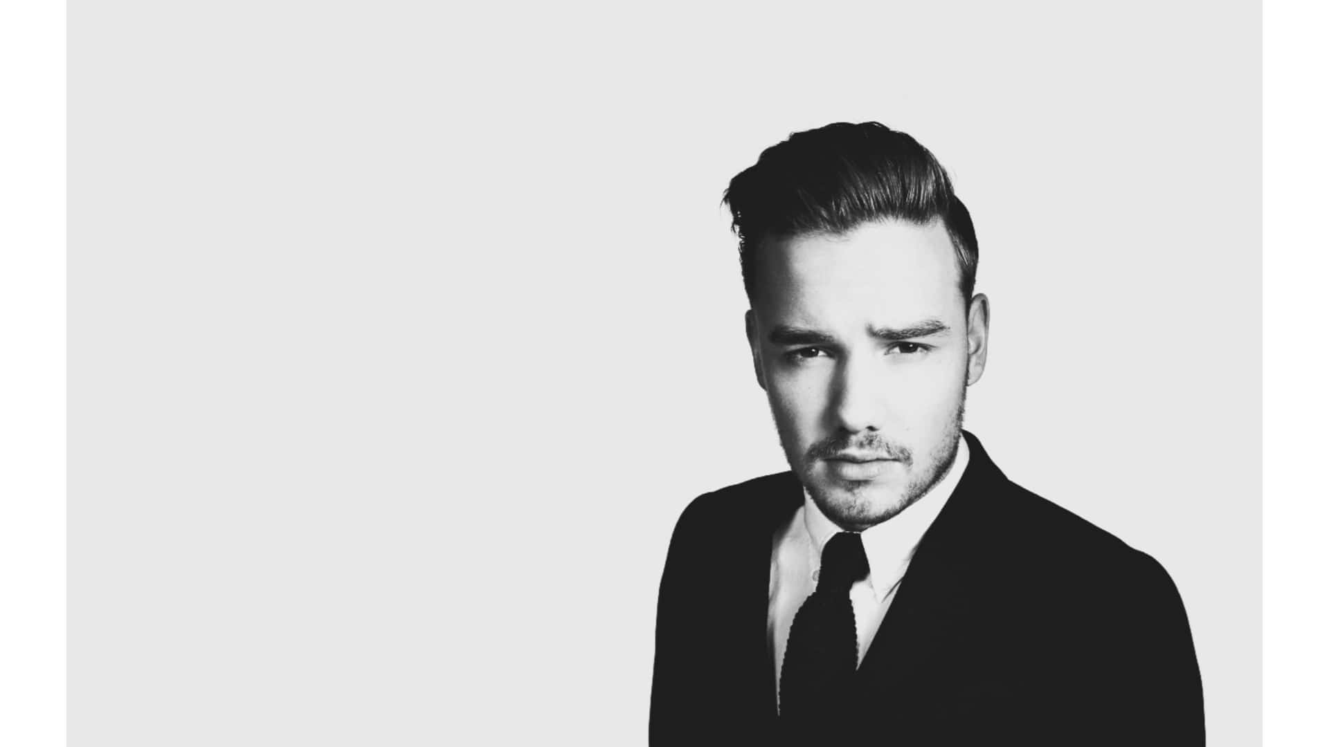 Black And White Liam Payne Background