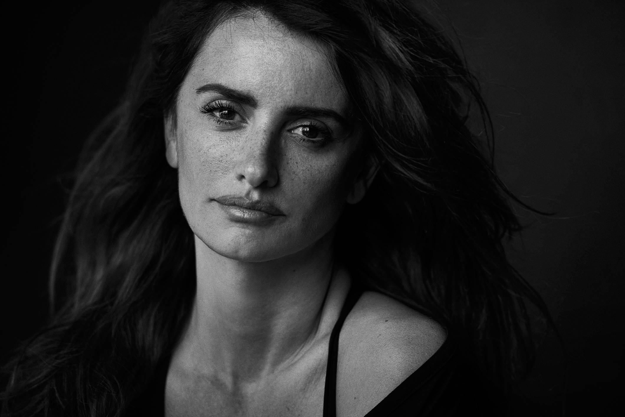 Black-and-white Penelope Cruz 4k Background