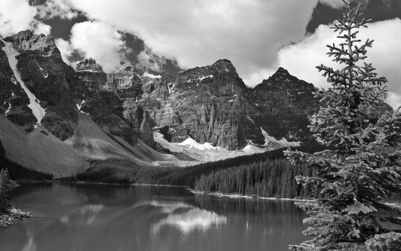 Black And White Rocky Mountain Background