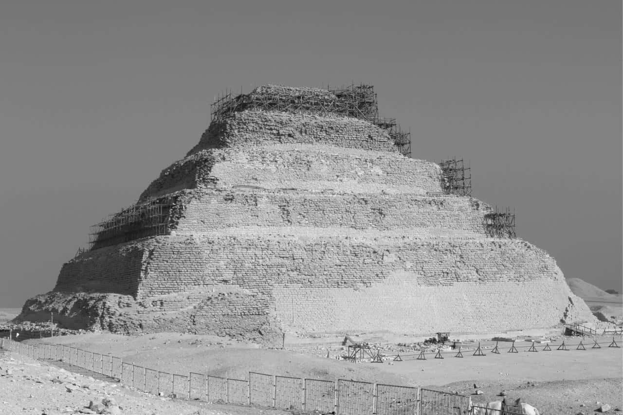 Black And White Saqqara Pyramid Background