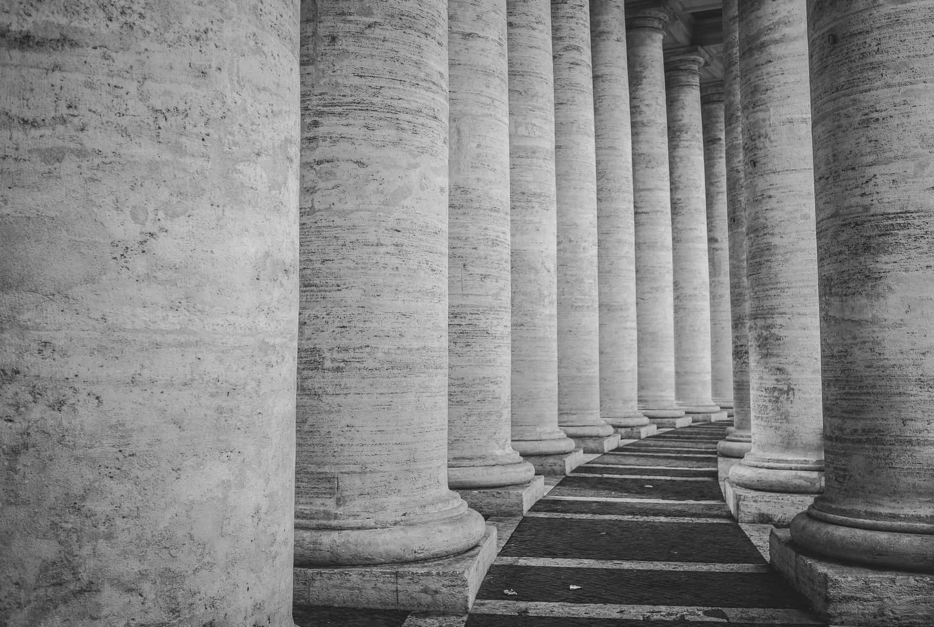 Black And White St Peters Square Travertine Pillar