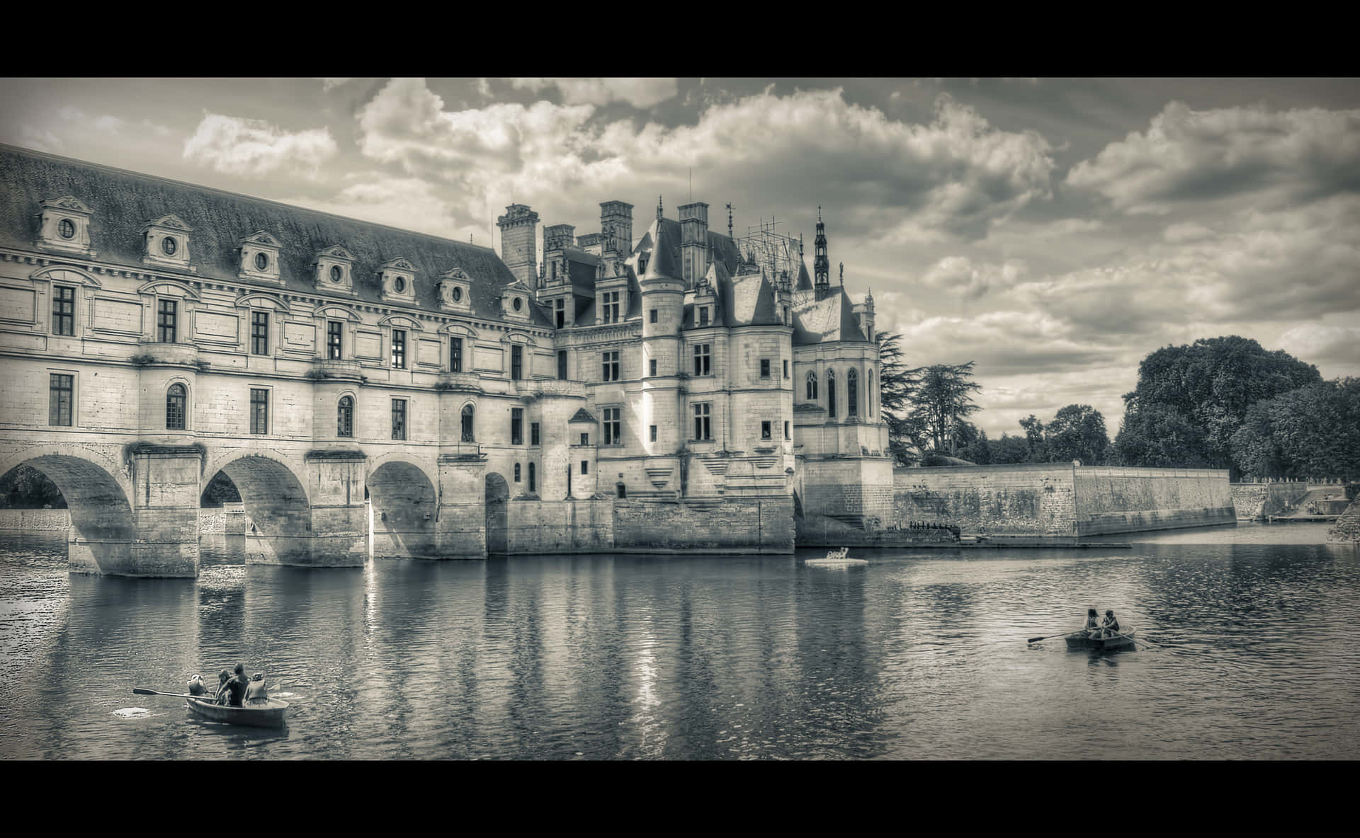 Black And White Vintage Chenonceau Background