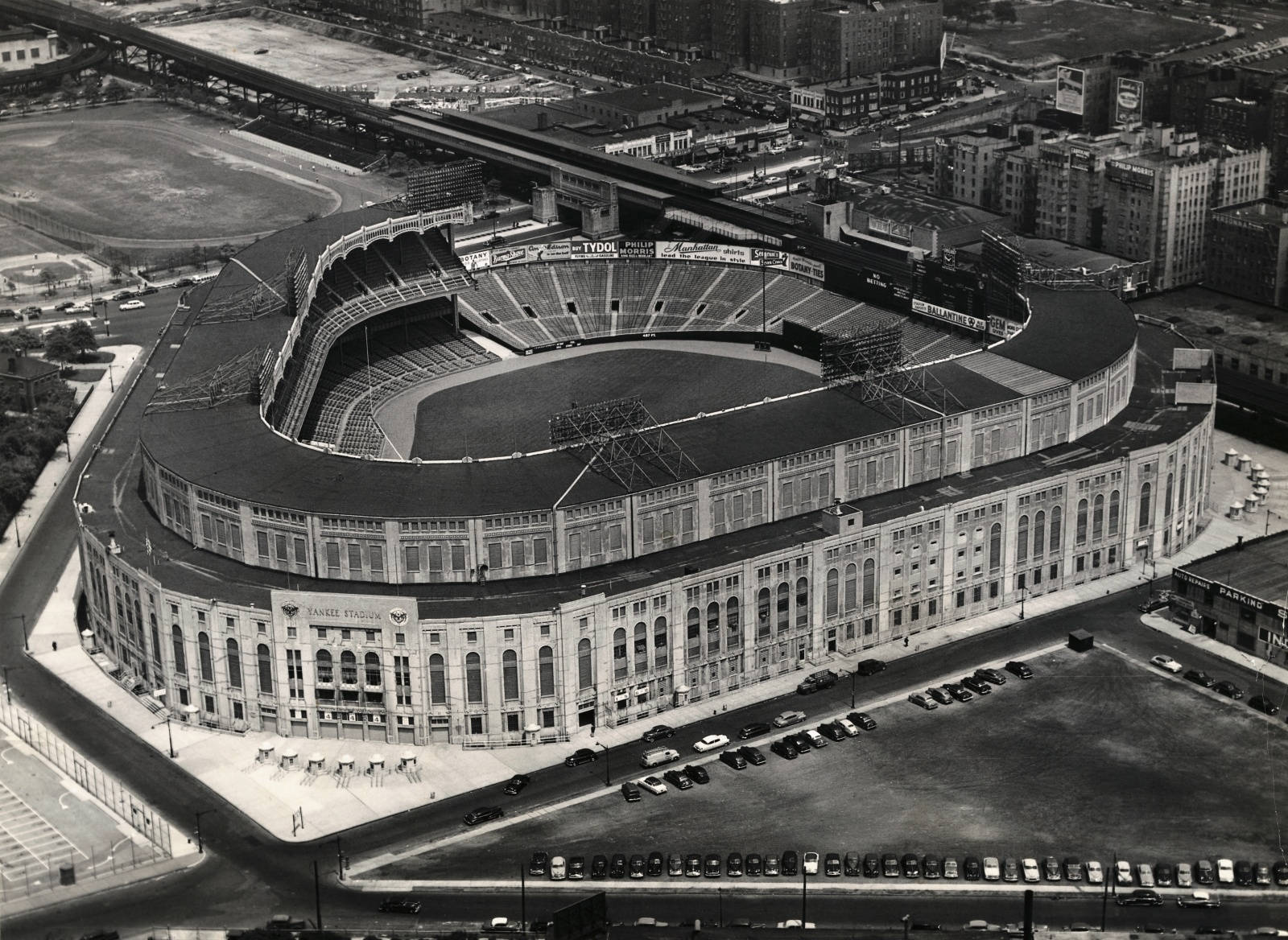 Black And White Yankee Stadium Background