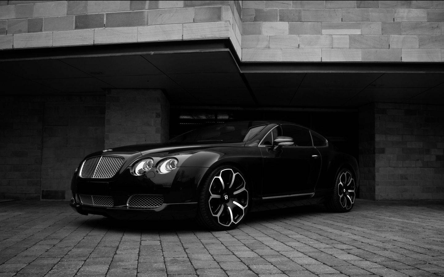 Black Bentley Flower Rims Background