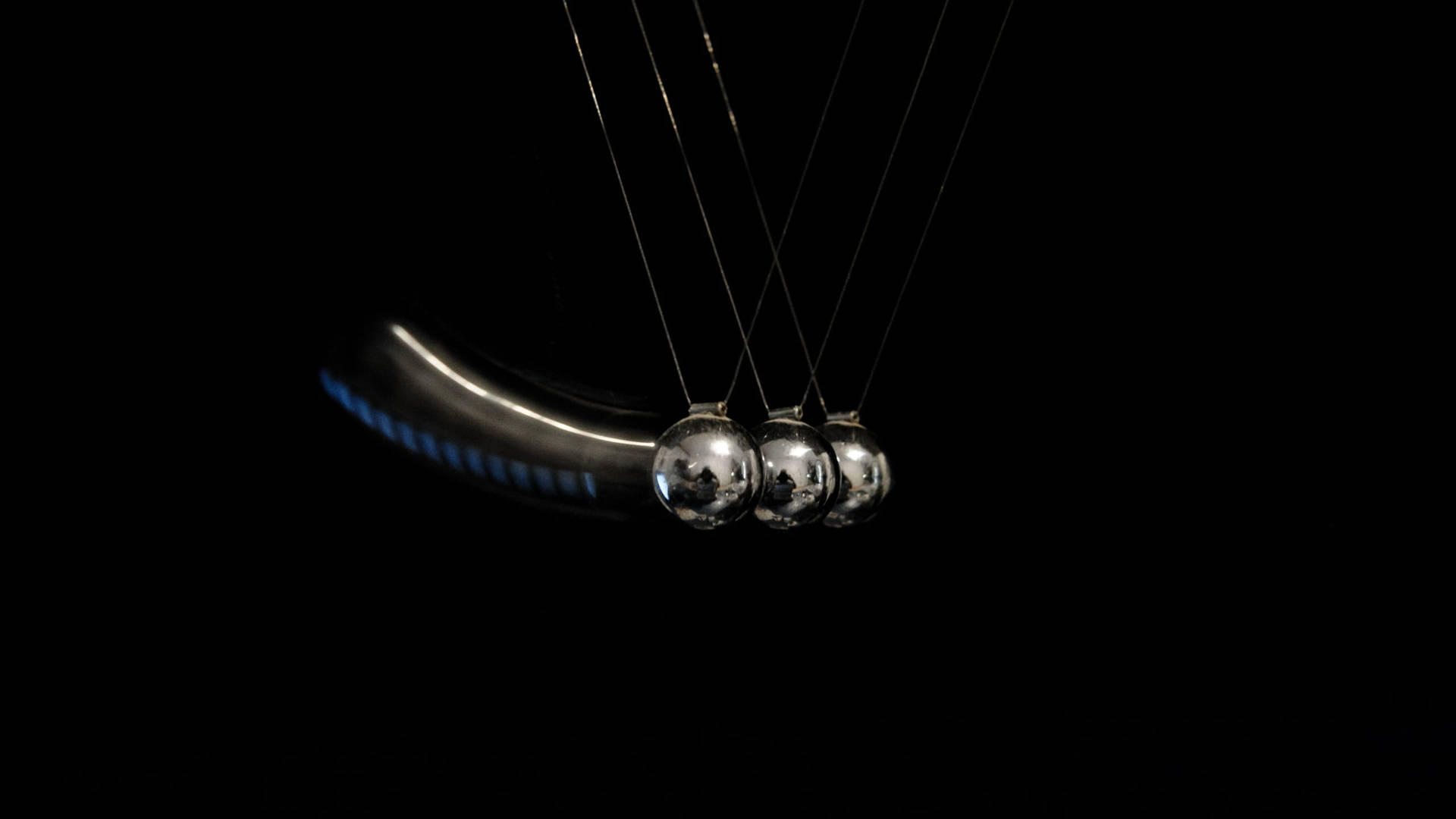 Black Dynamic Pendulum Swing Background