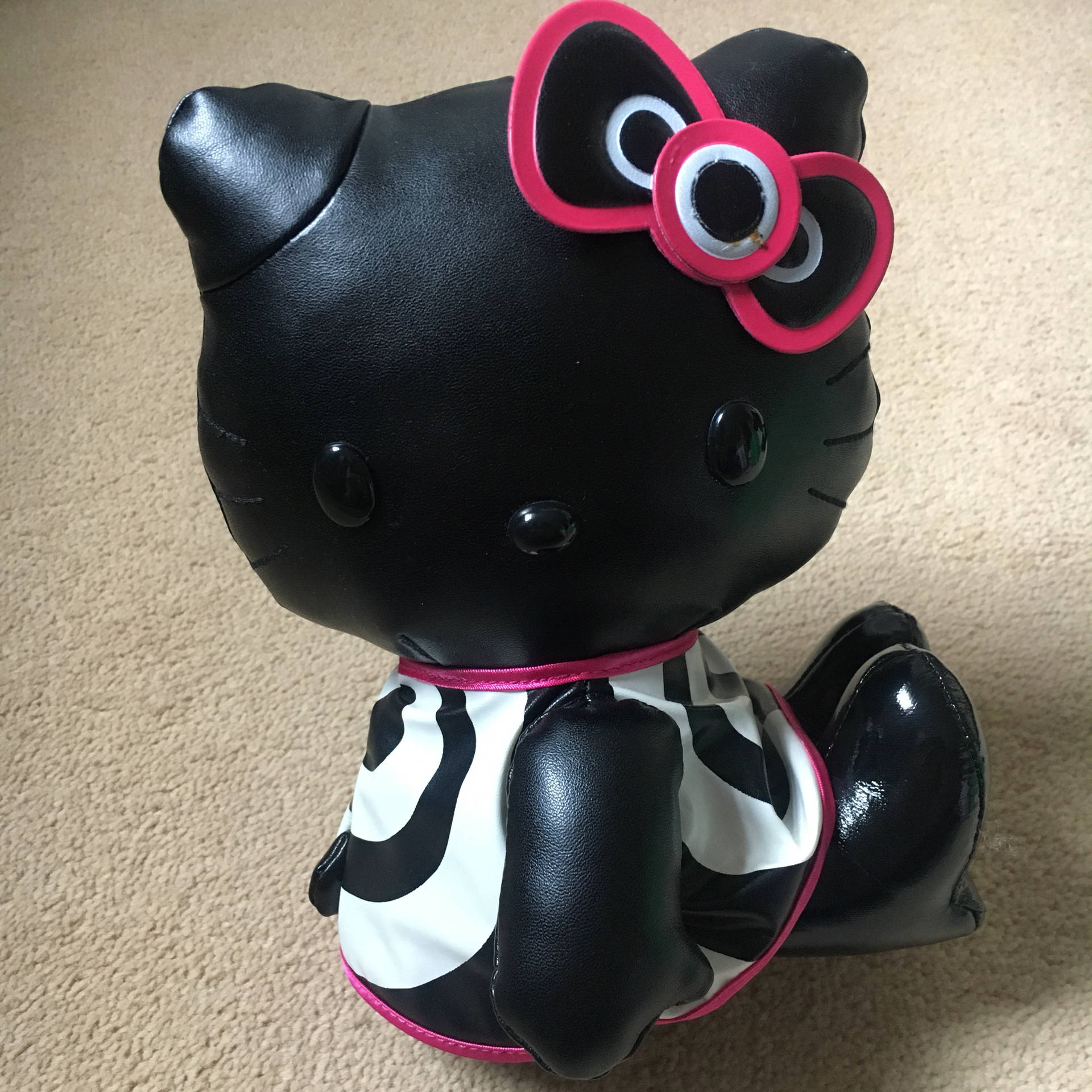 Black Hello Kitty Halloween Toy Background