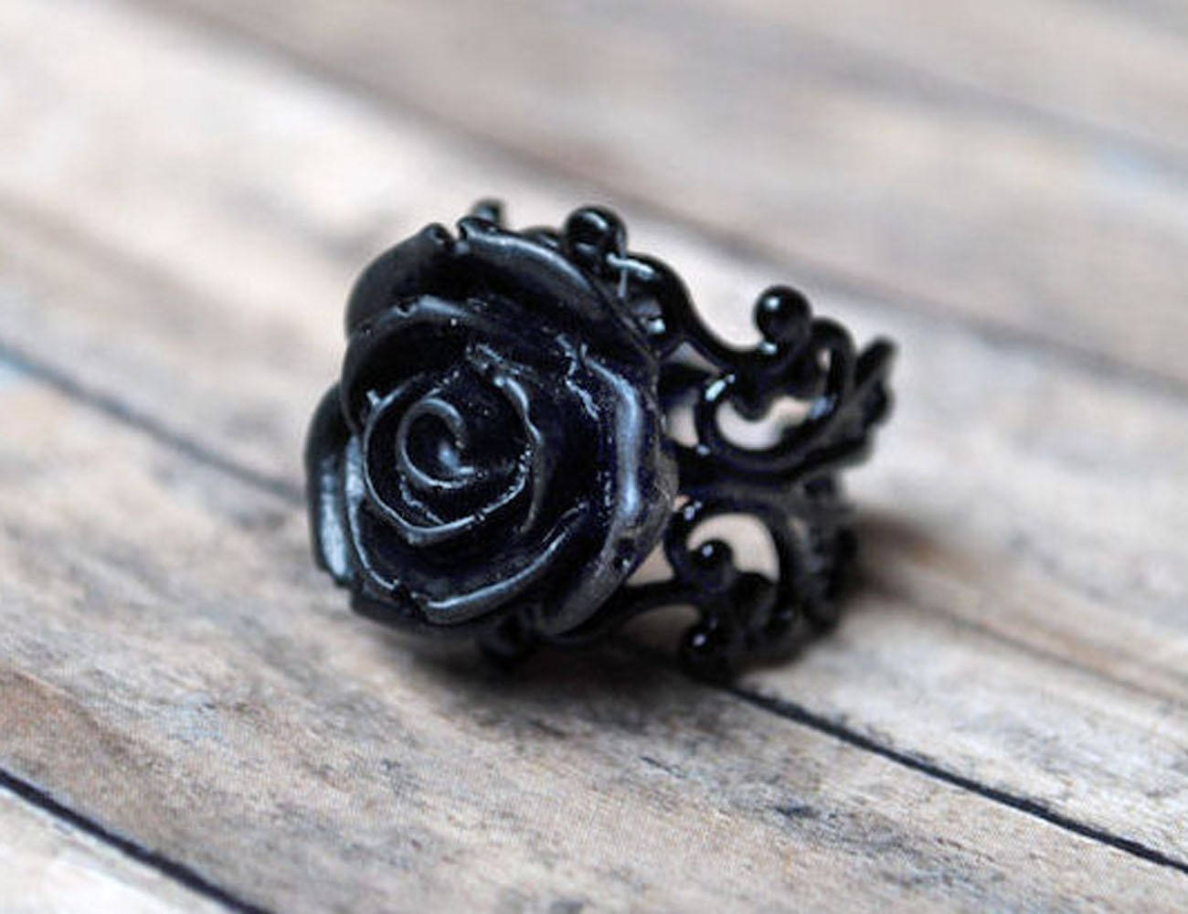 Black Metallic Rose Ring Background