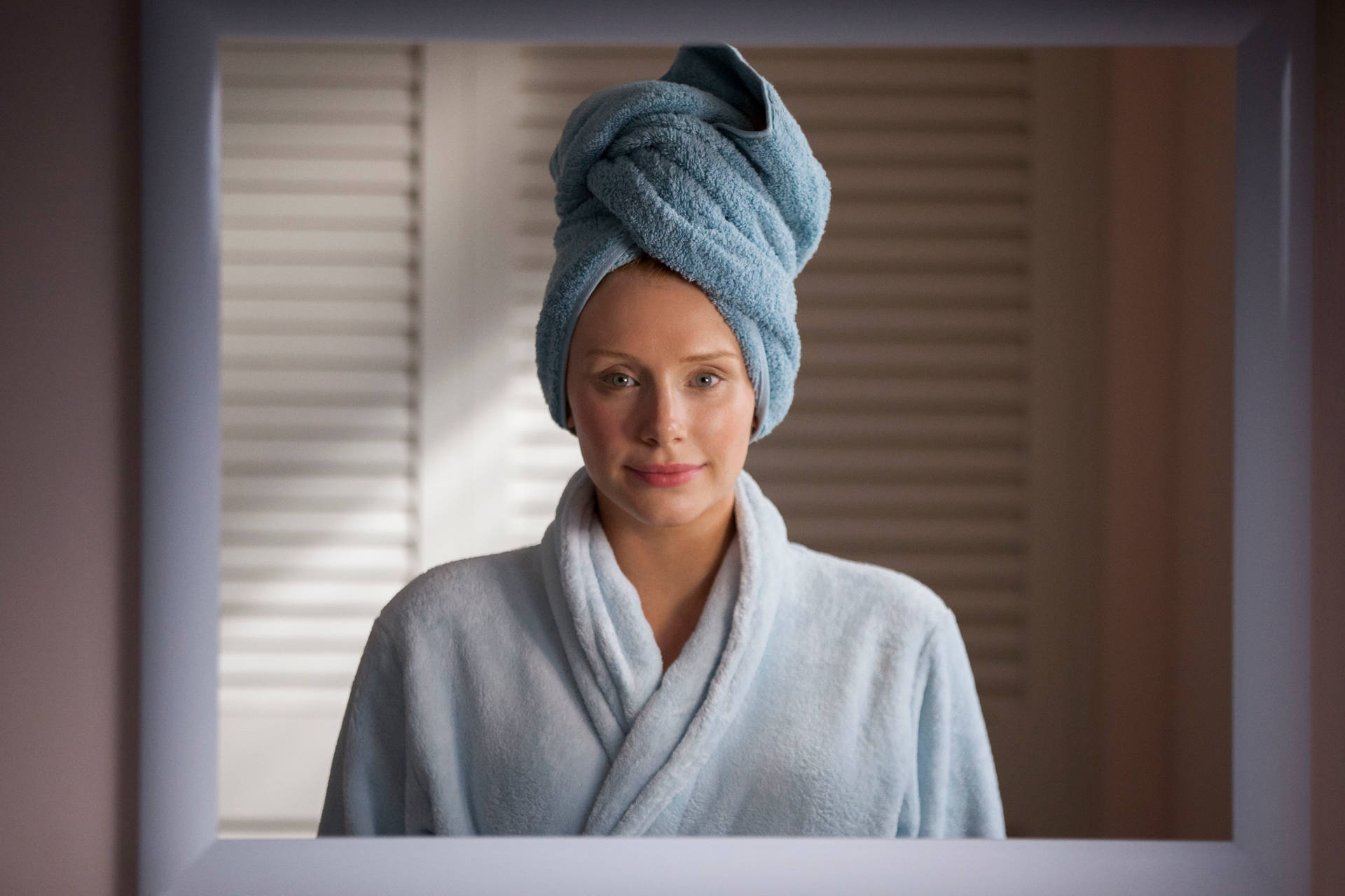 Black Mirror Girl With Bathrobe Mirroring Background