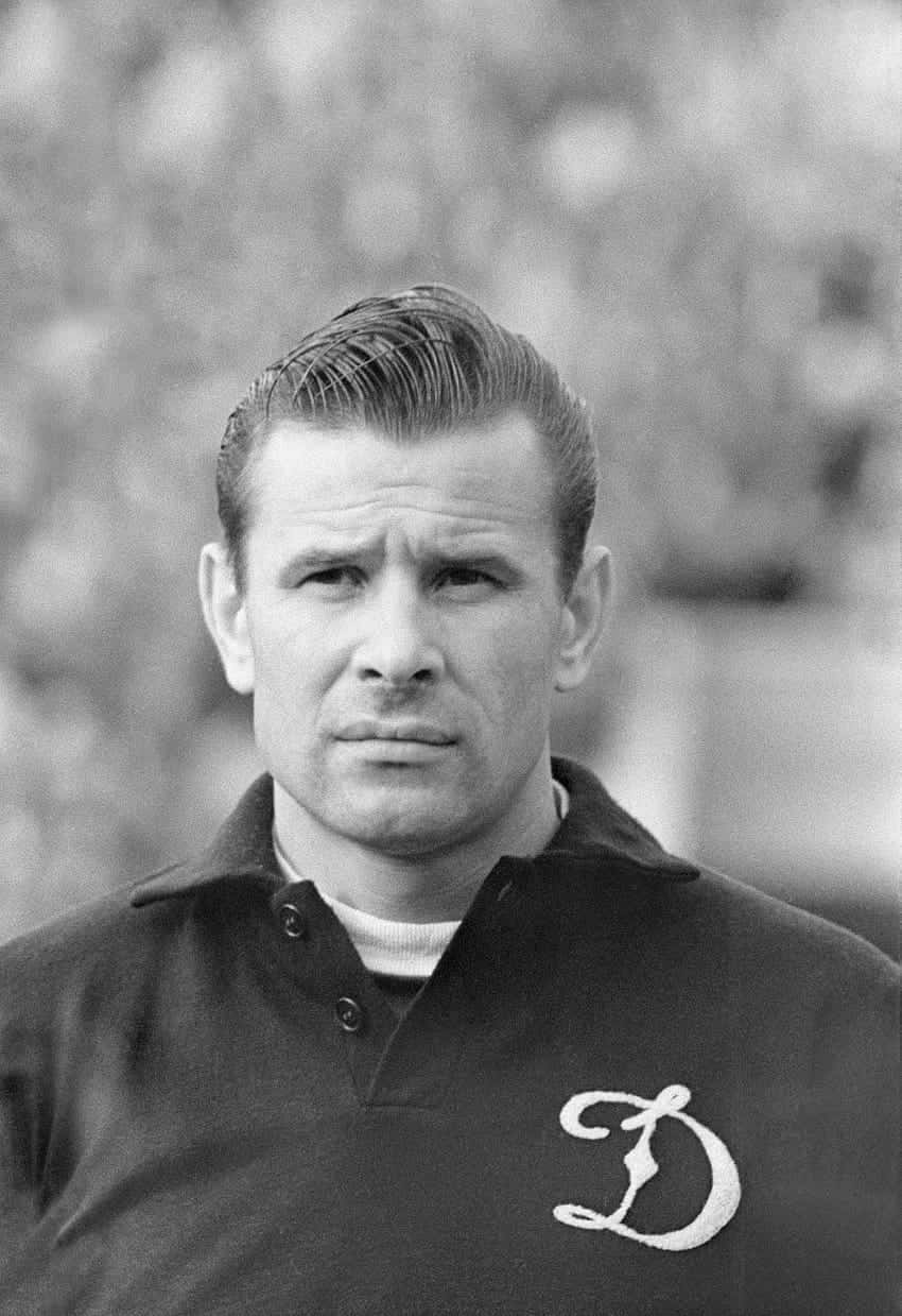 Black Panther Of Dynamo Moscow Lev Yashin Background