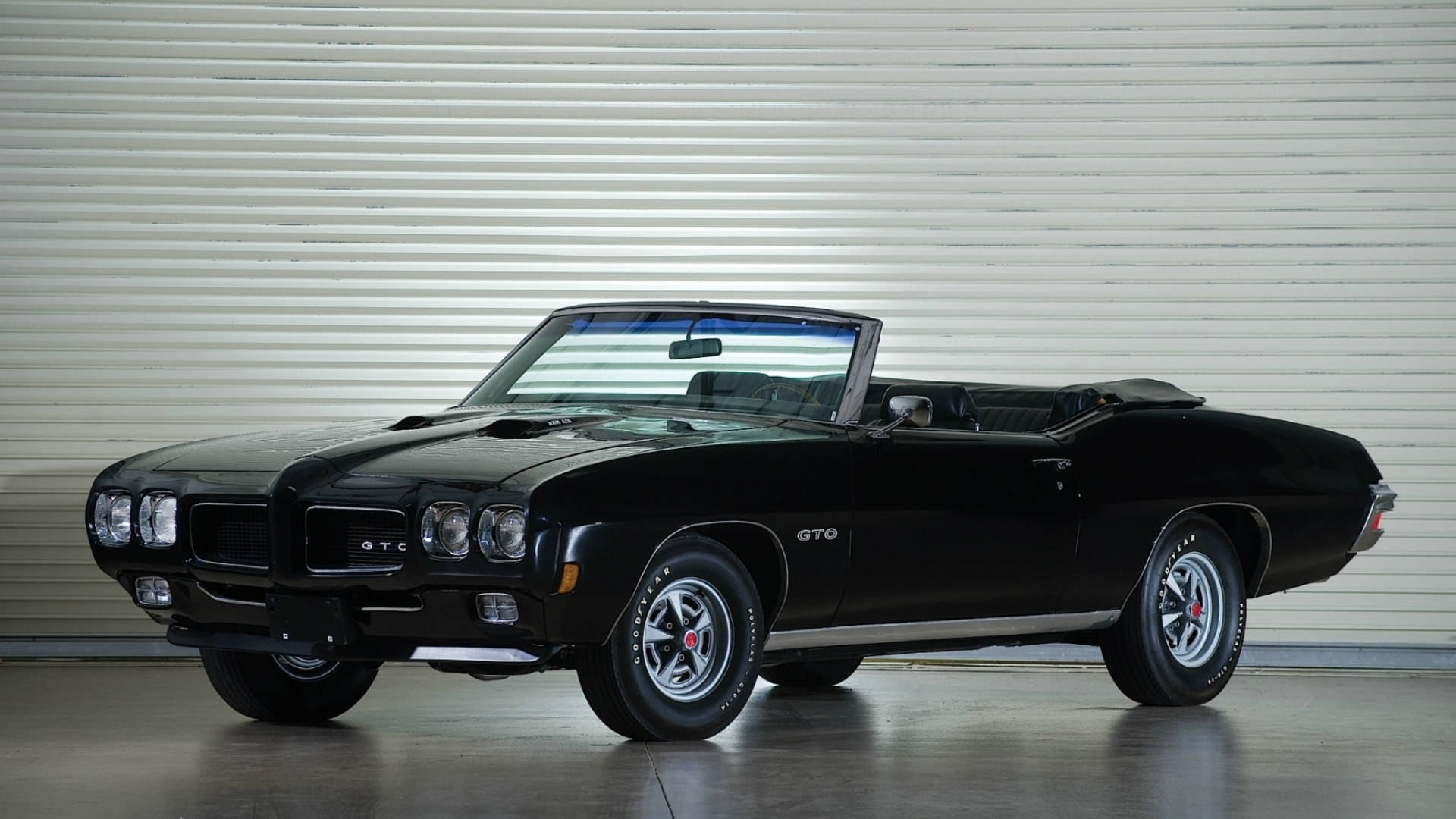 Black Pontiac Gto