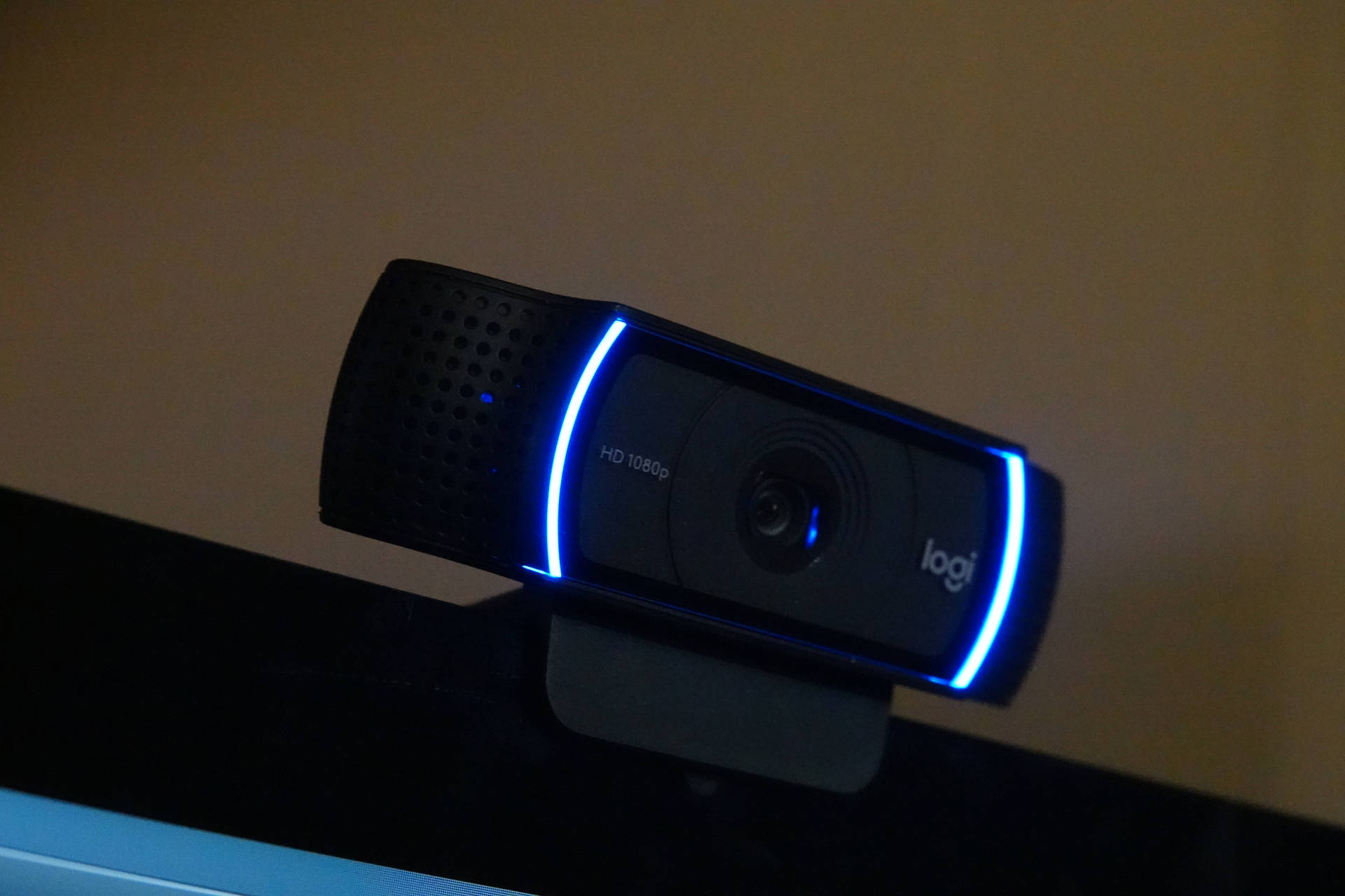 Black Rectangle Webcam With Blue Light Background