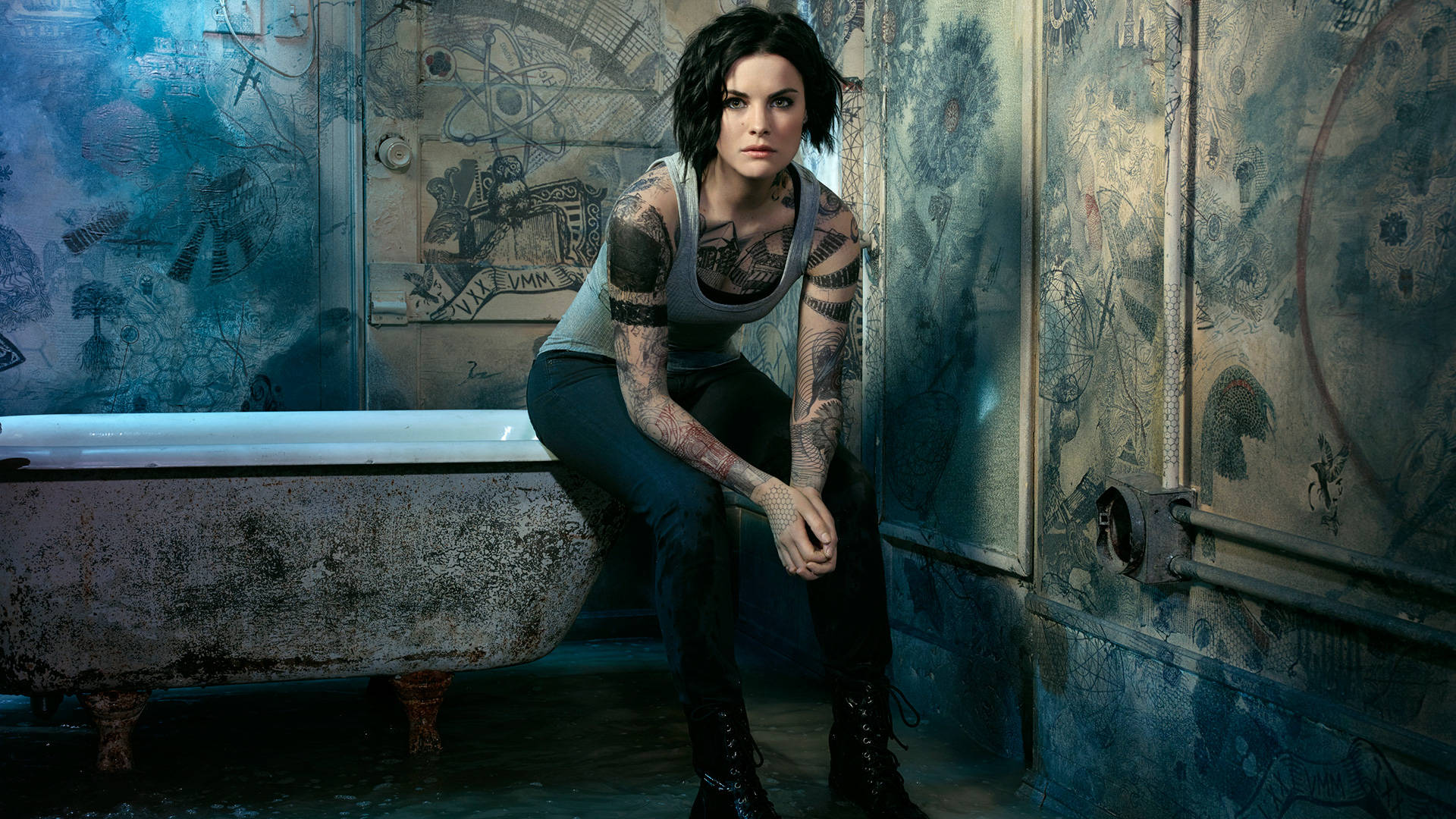 Blindspot Jane Doe Sitting On A Tub Background