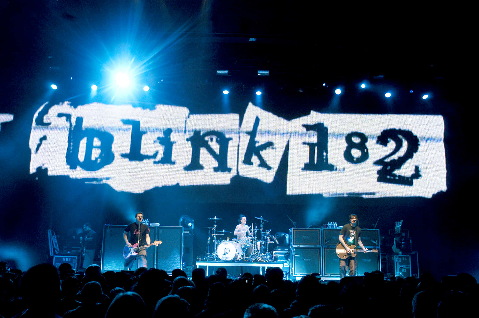 Blink182 Live Concert Performance Background