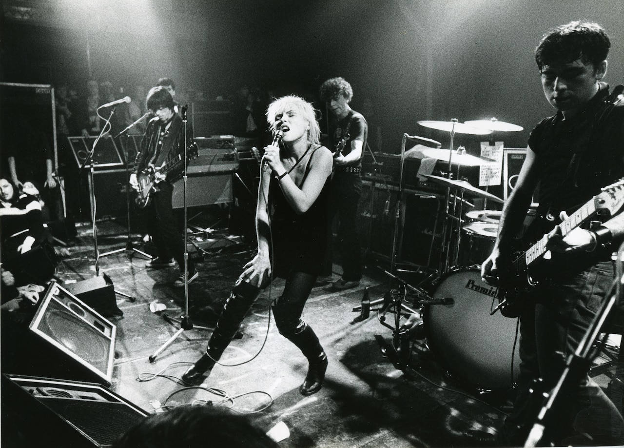 Blondie American Rock Band Live Singing Background