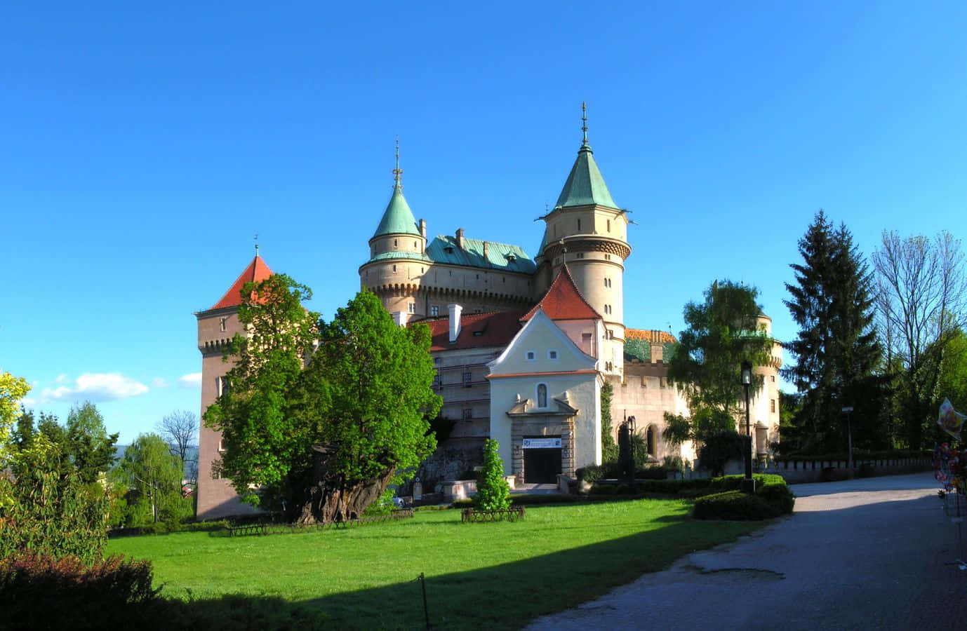 Blue And Green Bojnice Castle Background