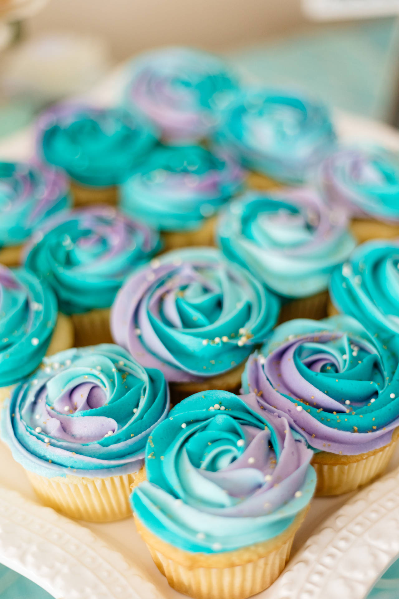 Blue And Purple Rose Cupcake Background