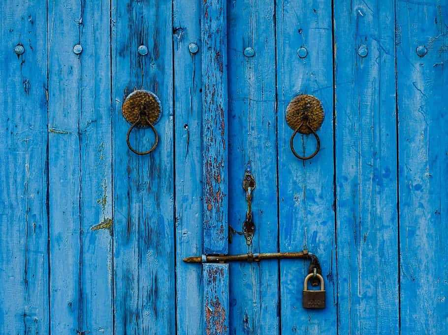 Blue Rustic Gate [wallpaper] Background