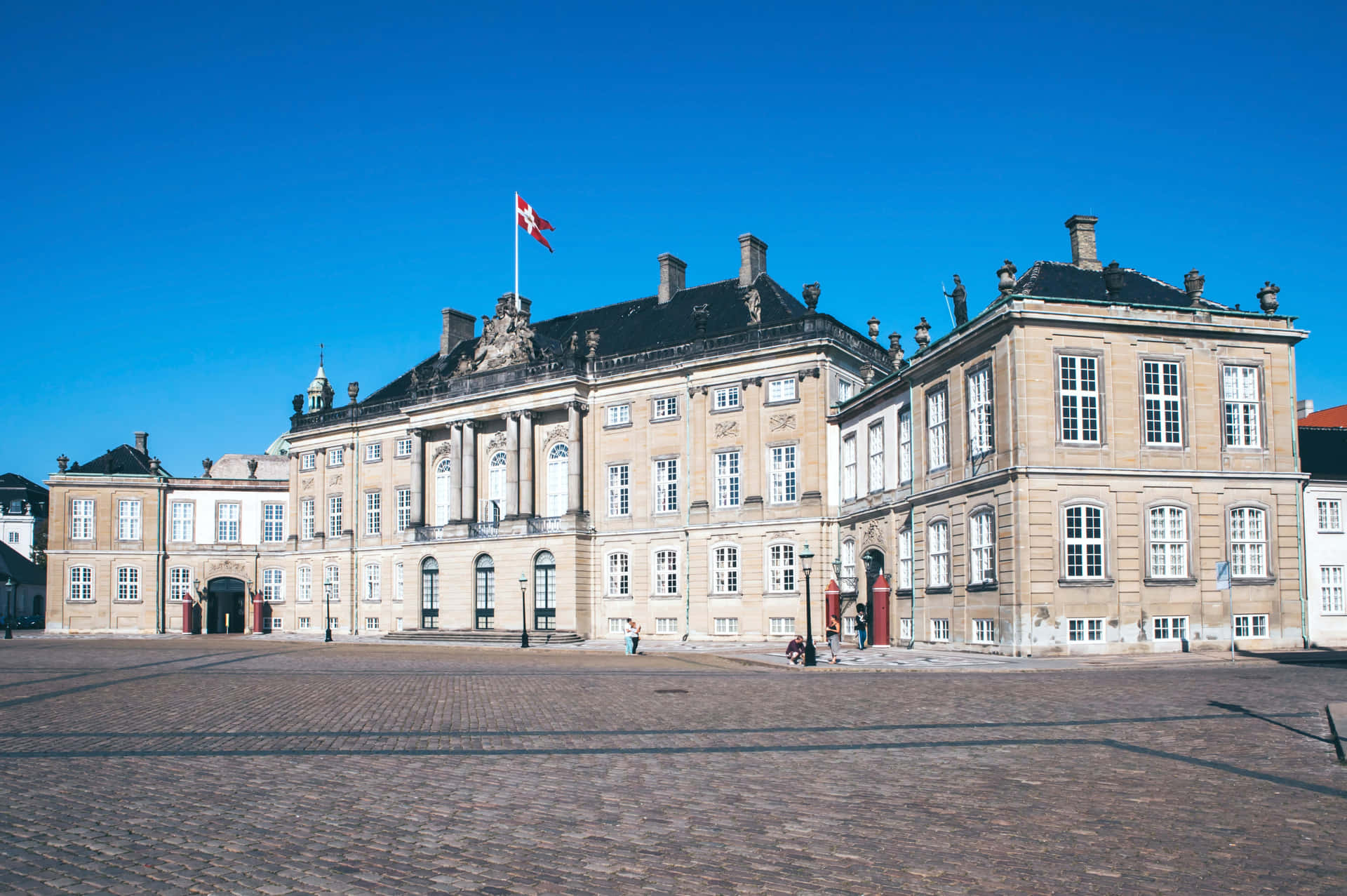 Blue Sky In Amalienborg Palace Background