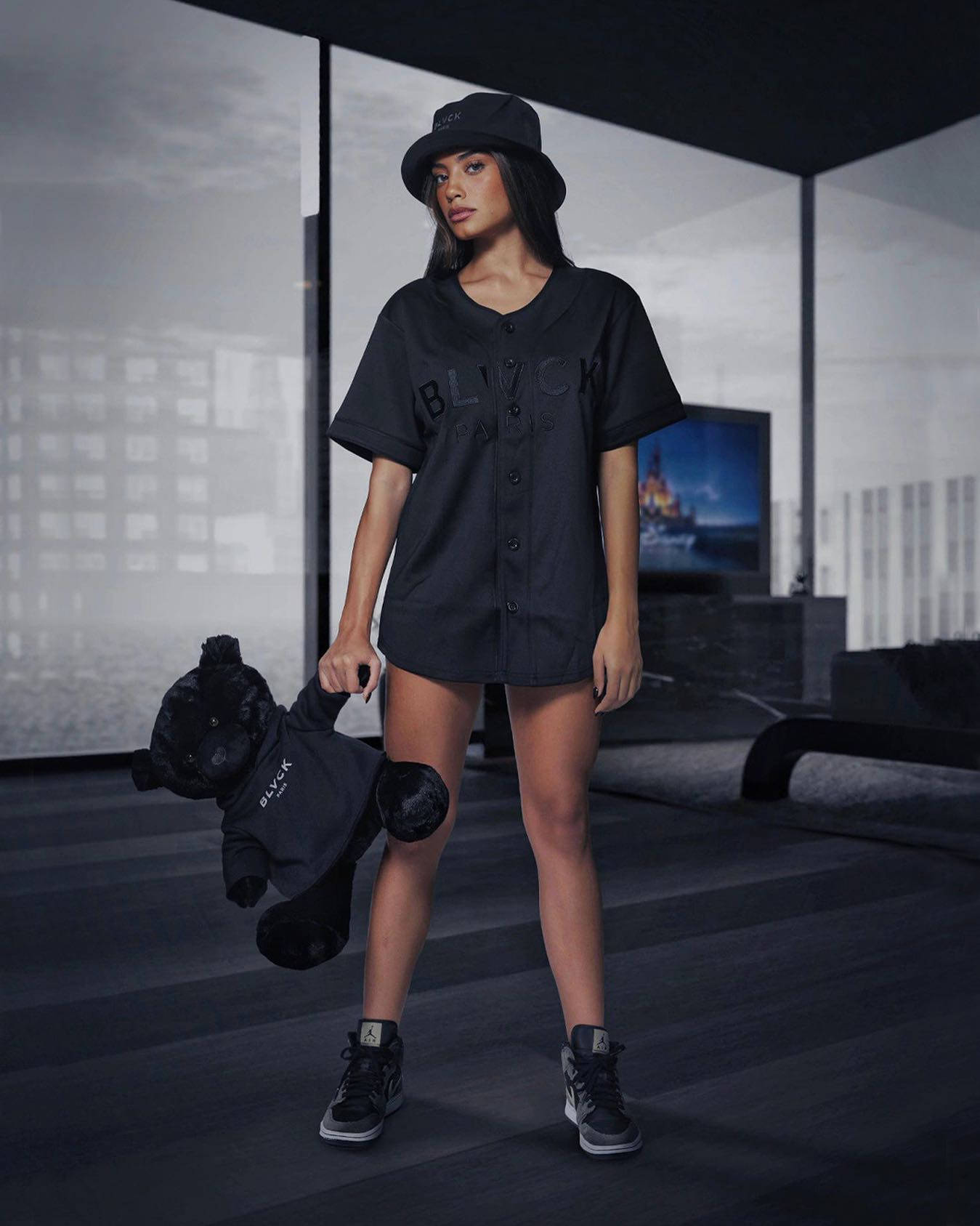 Blvck Paris Woman Outfit Background