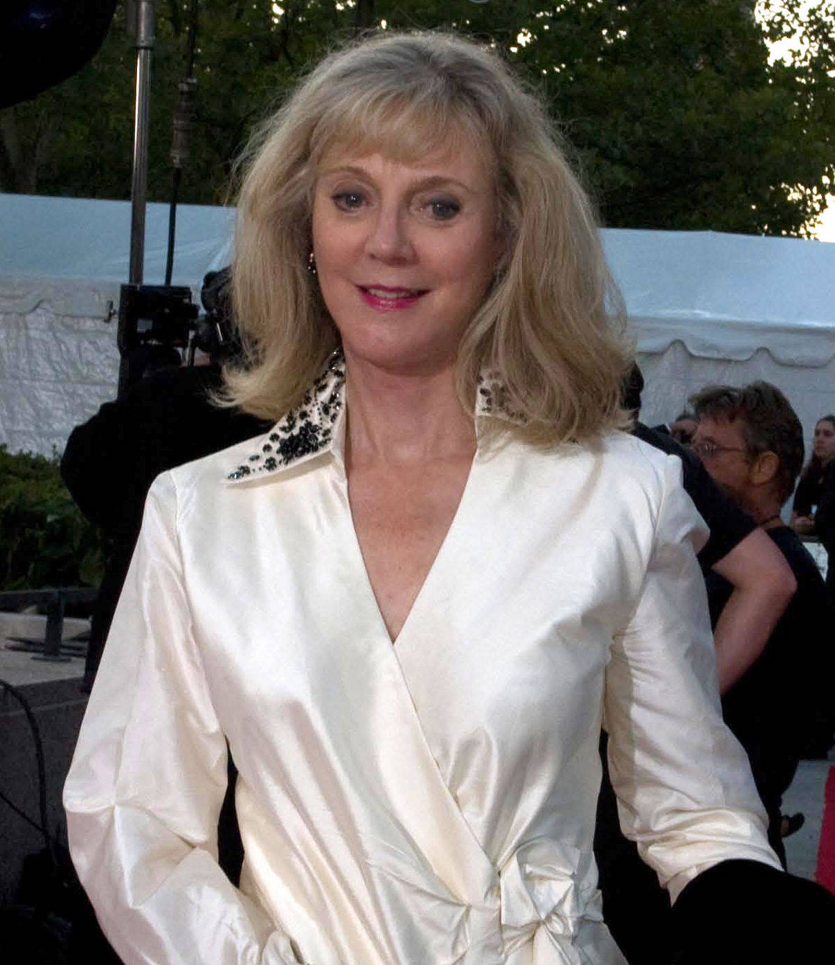 Blythe Danner In Shiny Dress