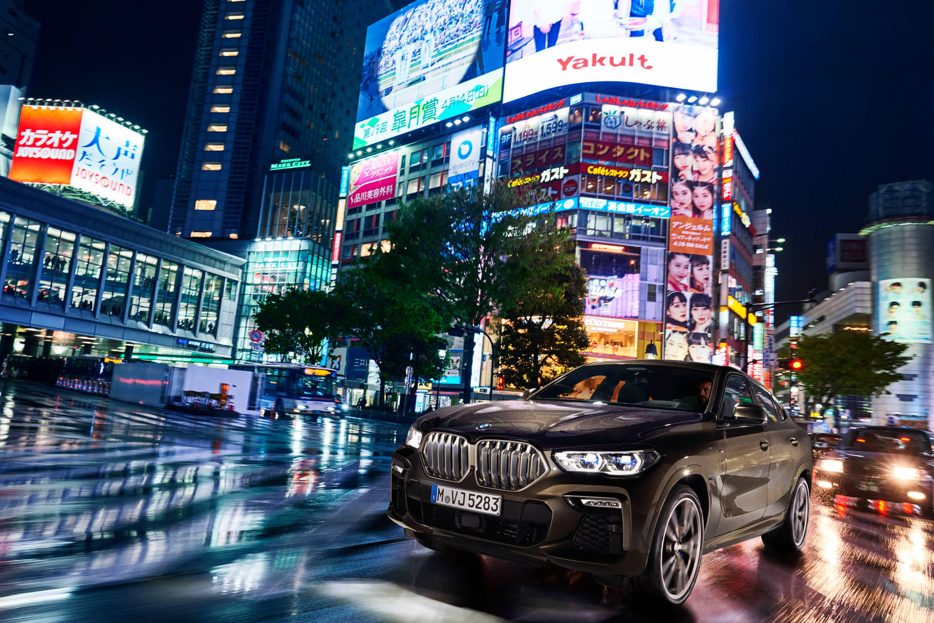 Bmw X6 M City Lights Background