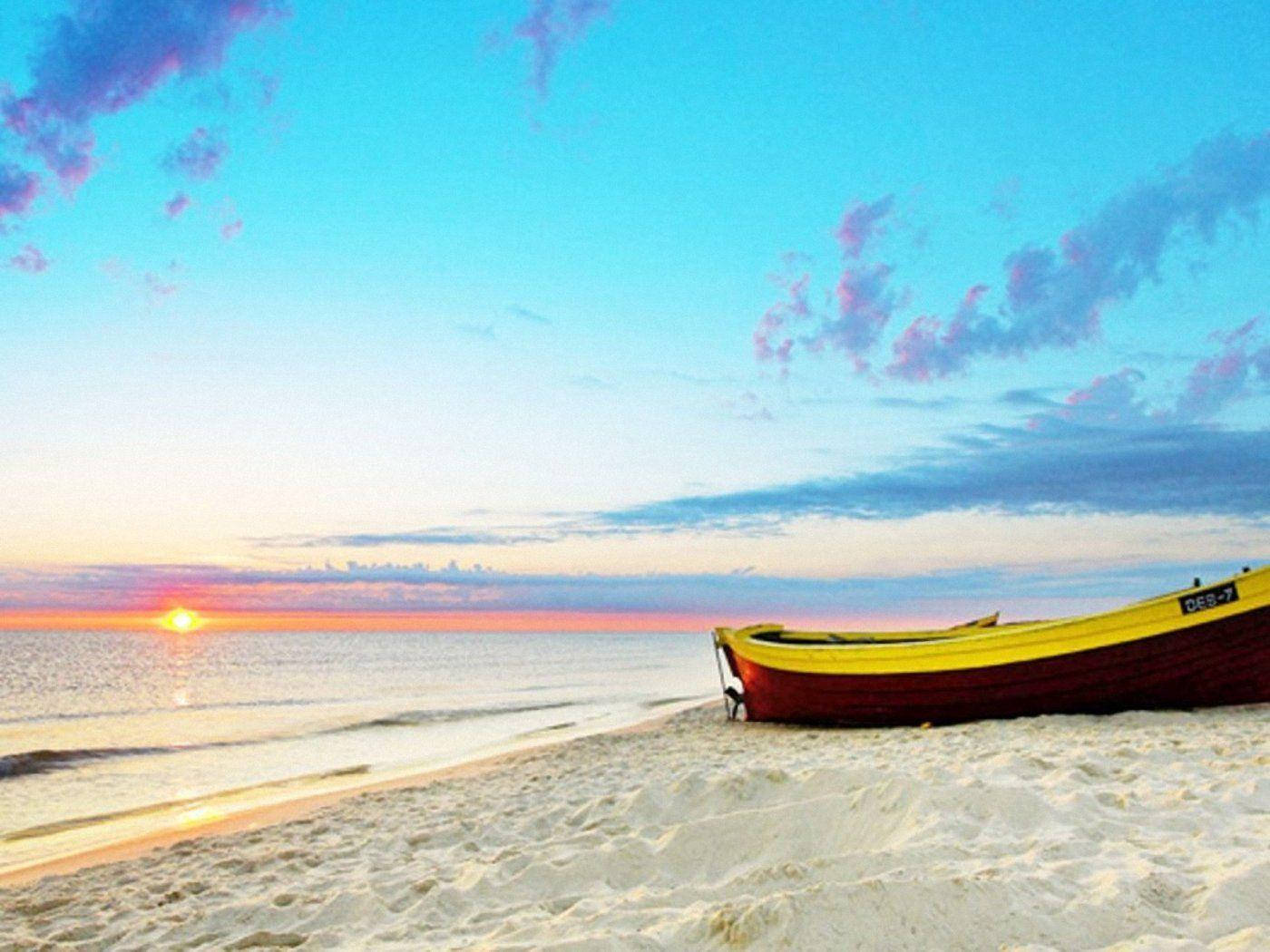 Boat Facing Sea At Cape Cod Background