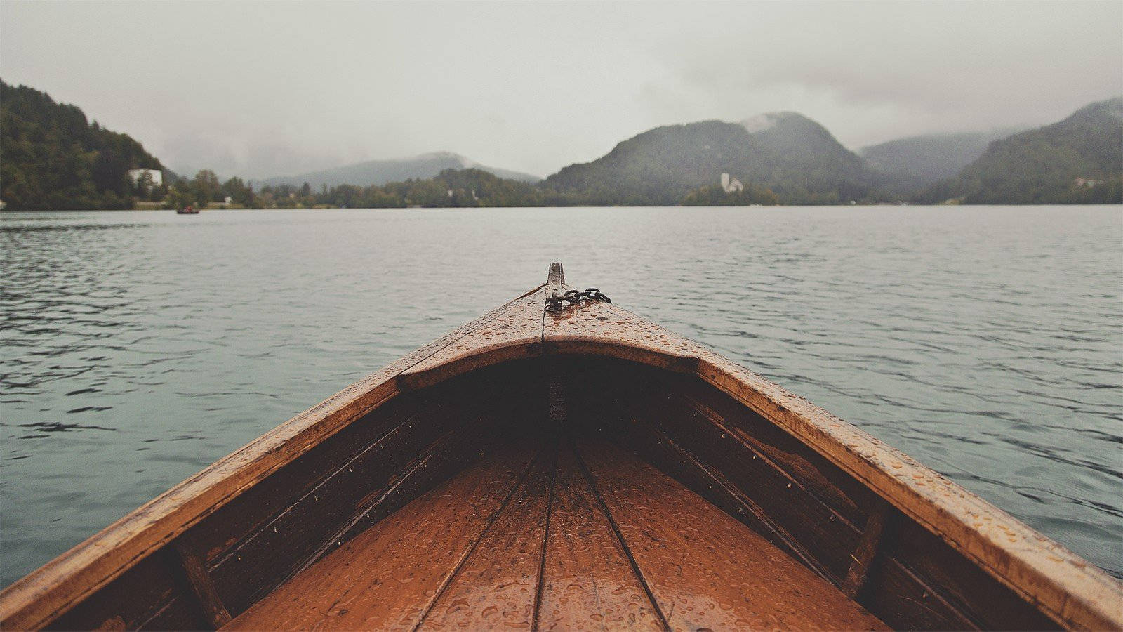 Boat On Lake Full Hd 1600x900 Background