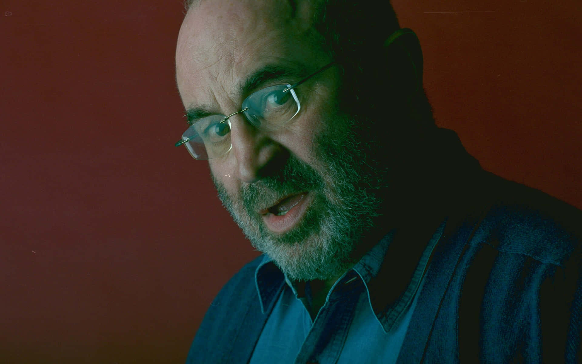 Bob Hoskins, Renowned British Actor Background