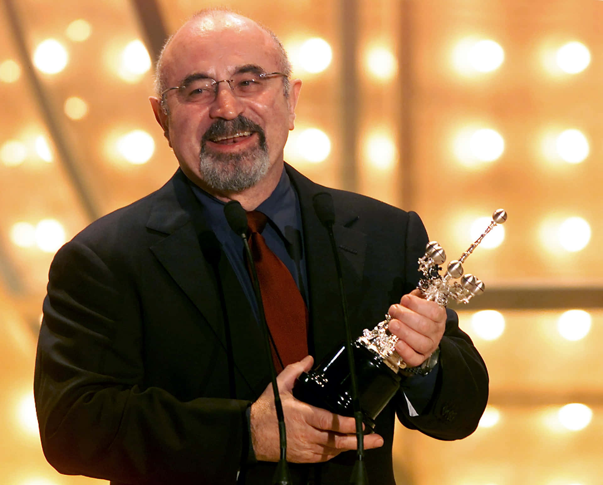 Bob Hoskins [wallpaper] Background