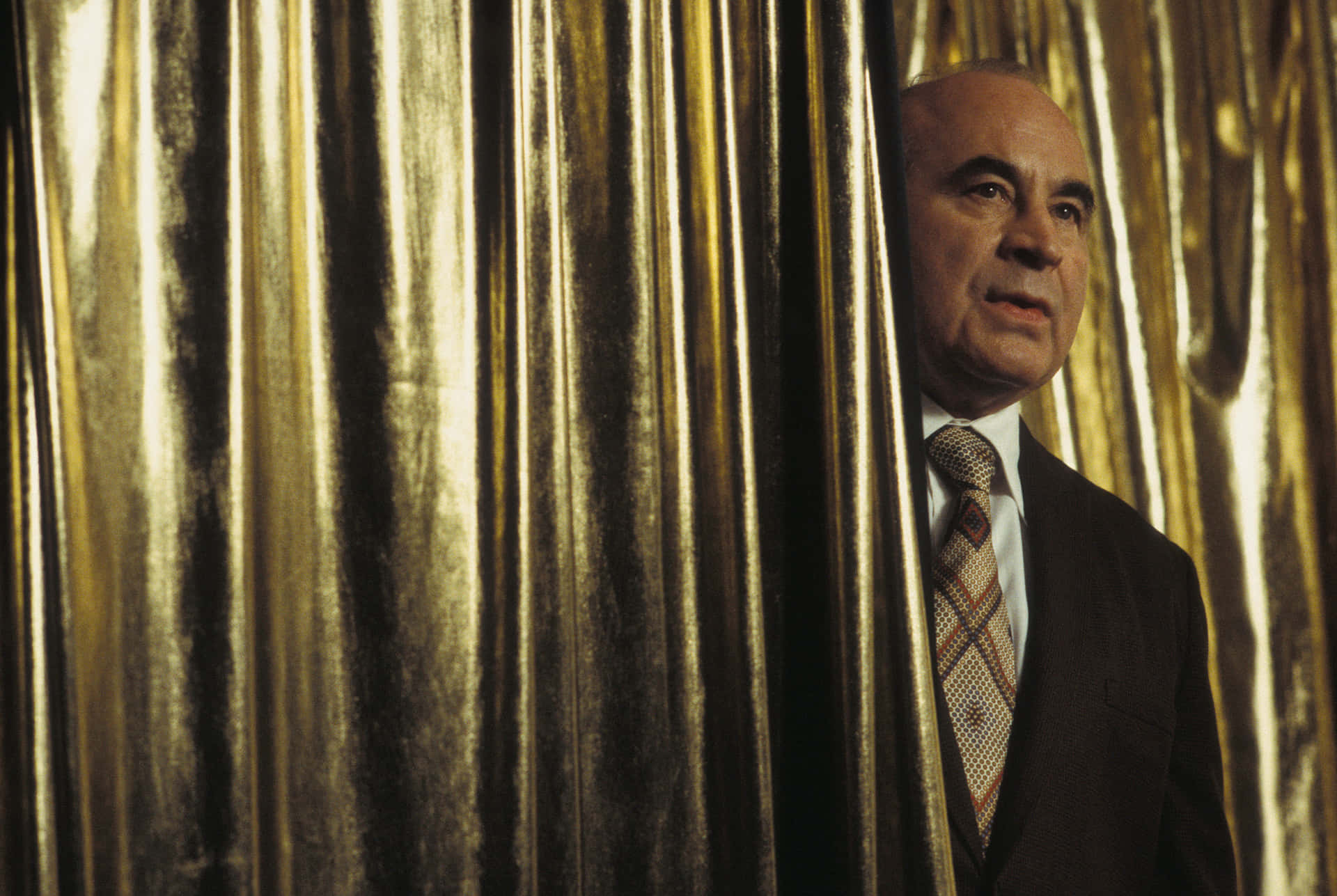Bob Hoskins [wallpaper] Background