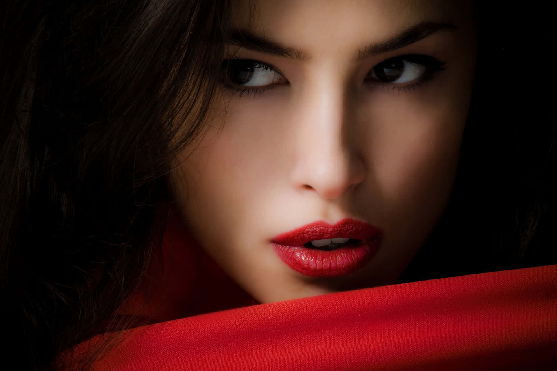 Bold And Vibrant Red Lips Background