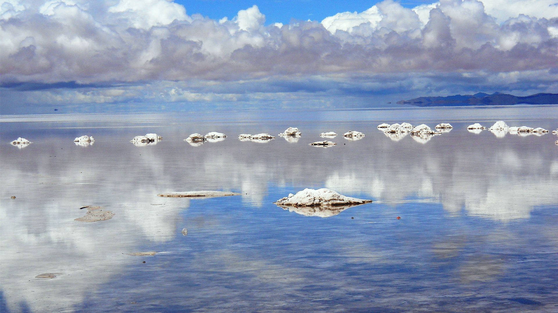 Bolivia Salar De Uyuni Salt Flats Background