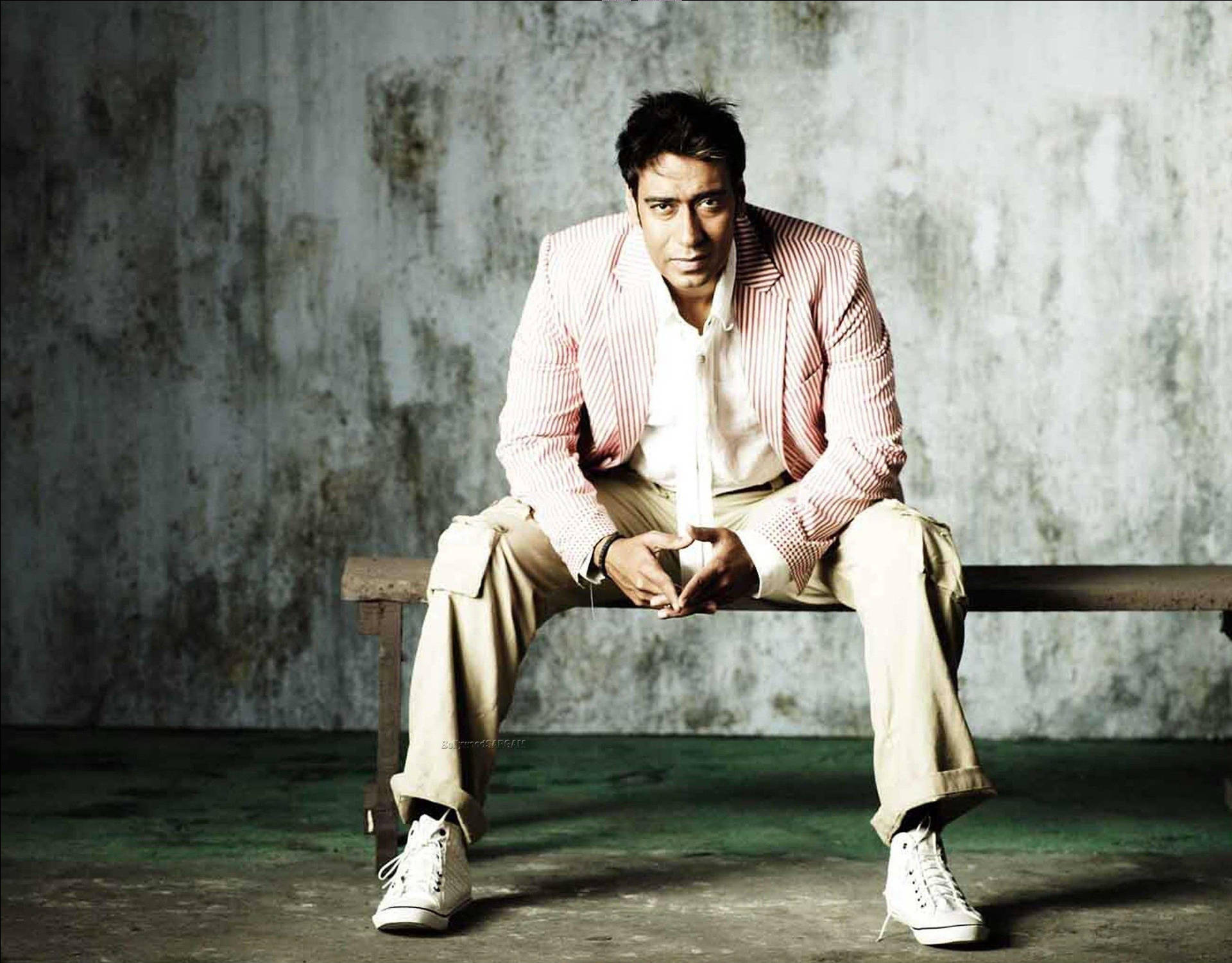 Bollywood Actor Ajay Devgn Background