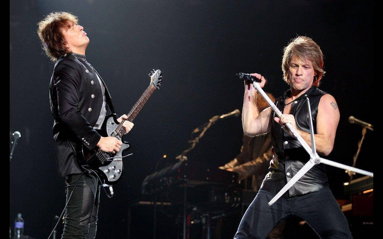 Bon Jovi Performing At The Mgm Grand 2011 Background
