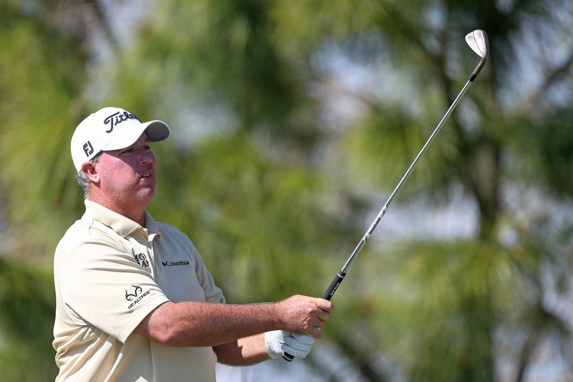 Boo Weekley Raised Club Background